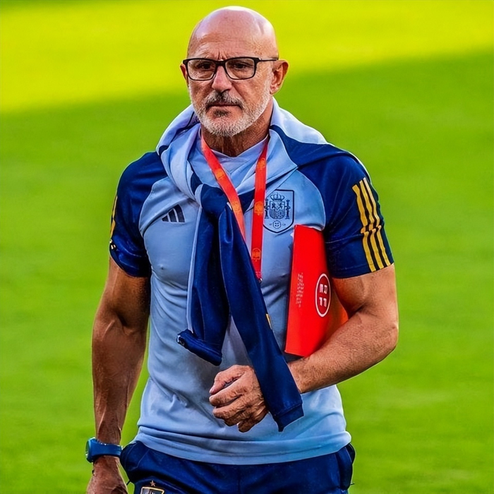 西班牙友谊赛3-0胜塞尔维亚 露出世界杯夺冠战术