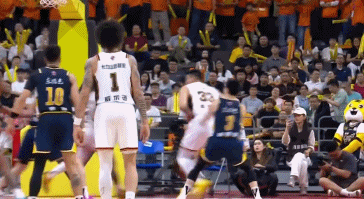 广东男篮大胜吉林，徐杰胡明轩带病坚持影响防